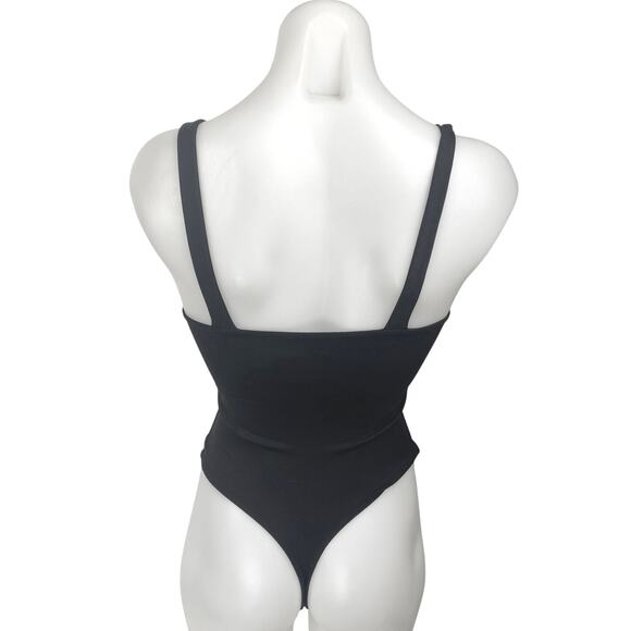 Abercrombie & Fitch Black Sleeveless Scoop Neck Cami Tank Bodysuit Top Size XXS - Picture 2 of 4